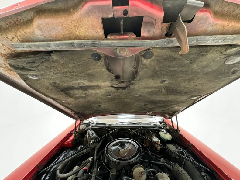 Oldsmobile-Delta-88-1975-Crimson-Red-White-27