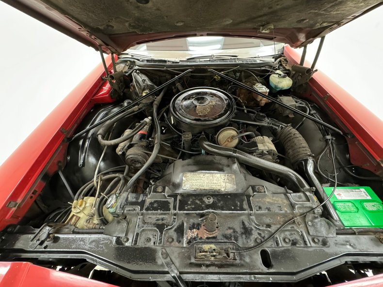 Oldsmobile-Delta-88-1975-Crimson-Red-White-29