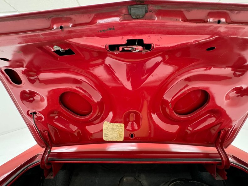 Oldsmobile-Delta-88-1975-Crimson-Red-White-31