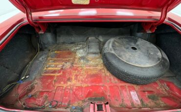 Oldsmobile-Delta-88-1975-Crimson-Red-White-33
