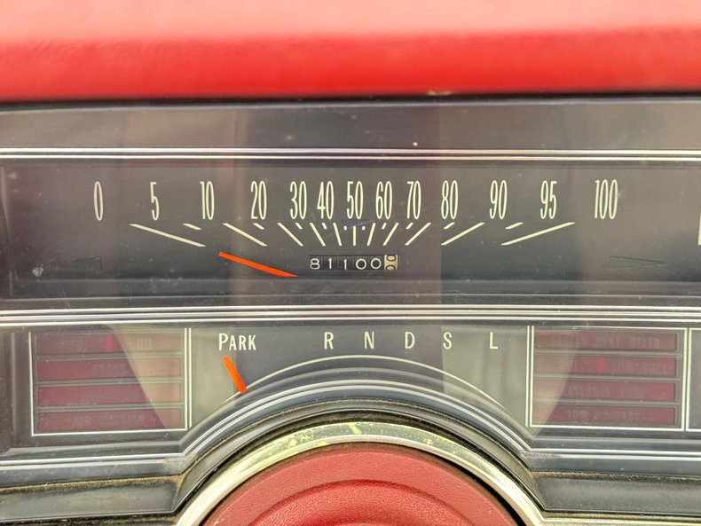Oldsmobile-Delta-88-1975-Crimson-Red-White-47