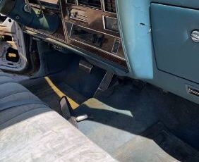 Oldsmobile-Delta-88-1977-Gray-2