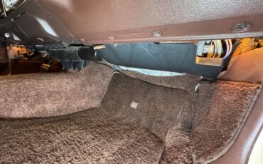 Oldsmobile-Delta-88-1984-Frost-Beige-Brown-1