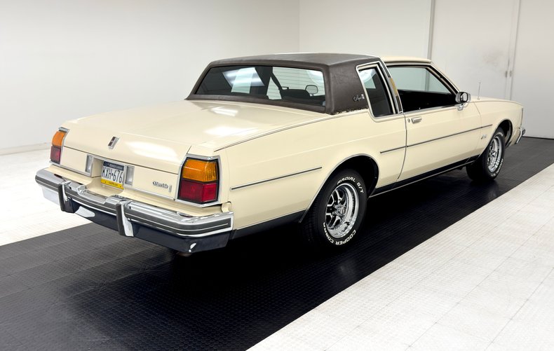 Oldsmobile-Delta-88-1984-Frost-Beige-Brown-10