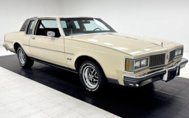 Oldsmobile-Delta-88-1984-Frost-Beige-Brown-12