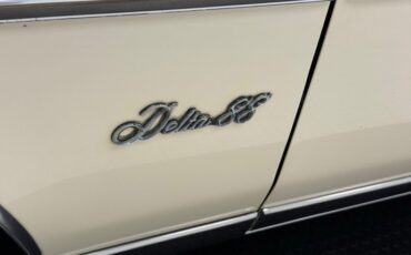 Oldsmobile-Delta-88-1984-Frost-Beige-Brown-17