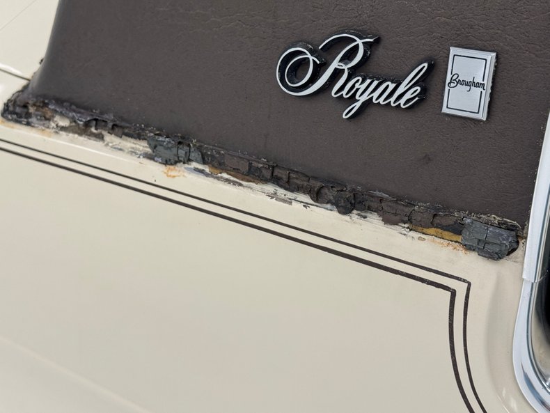 Oldsmobile-Delta-88-1984-Frost-Beige-Brown-24