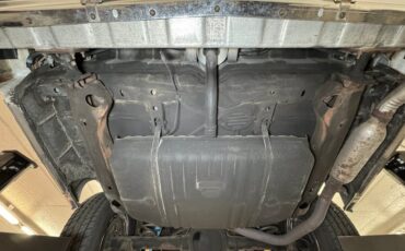 Oldsmobile-Delta-88-1984-Frost-Beige-Brown-3