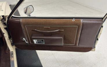 Oldsmobile-Delta-88-1984-Frost-Beige-Brown-36