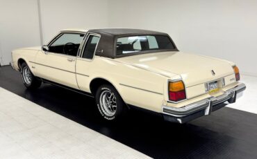 Oldsmobile-Delta-88-1984-Frost-Beige-Brown-8
