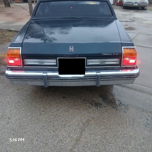 Oldsmobile-Delta-88-1985-12