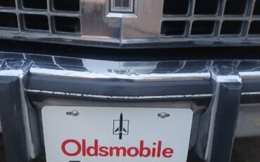 Oldsmobile-Delta-88-1985-15