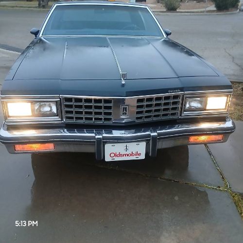 Oldsmobile-Delta-88-1985-18