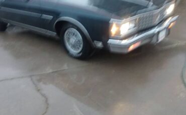 Oldsmobile-Delta-88-1985-20