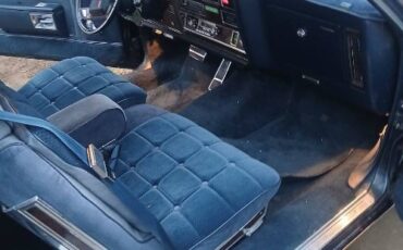 Oldsmobile-Delta-88-1985-5