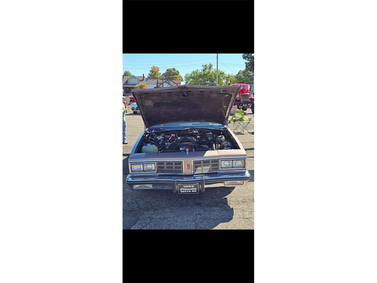Oldsmobile-Delta-88-royale-1983-Sandstone-Redwood-Brown-10
