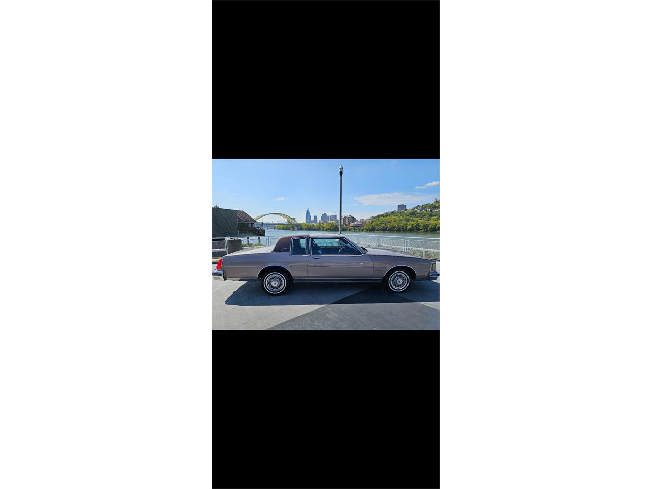 Oldsmobile-Delta-88-royale-1983-Sandstone-Redwood-Brown-2