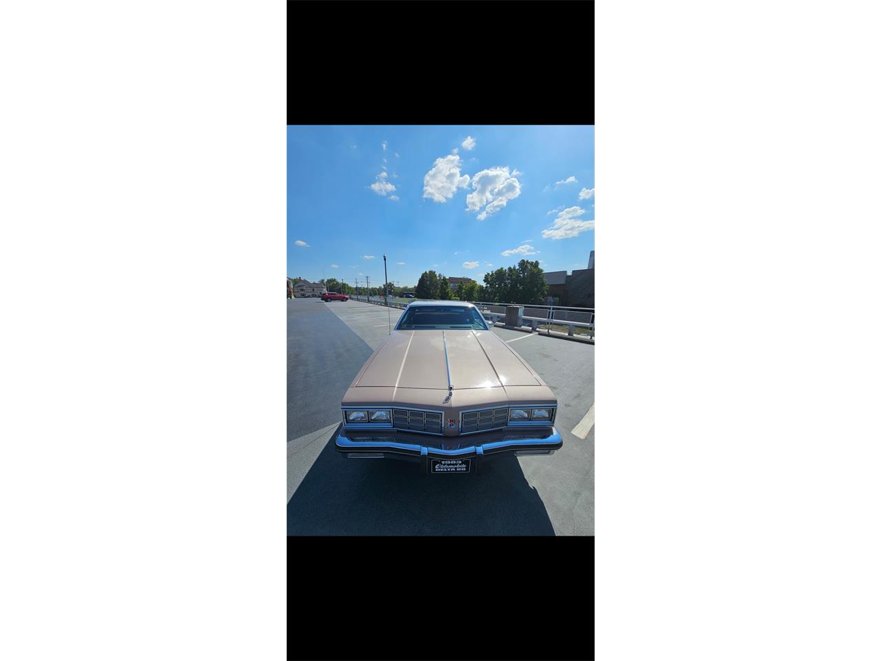 Oldsmobile-Delta-88-royale-1983-Sandstone-Redwood-Brown-3