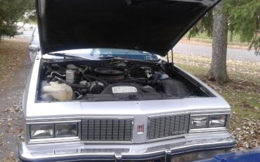 Oldsmobile-Delta-royale-1984-Silver-Blue