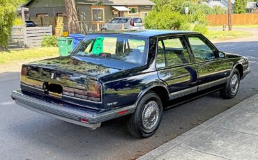 Oldsmobile-Eighty-Eight-1990-Sedan-1