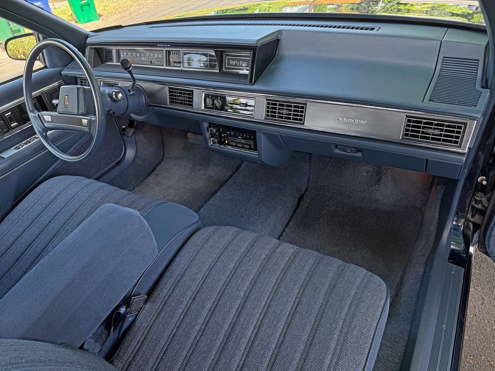 Oldsmobile-Eighty-Eight-1990-Sedan-11
