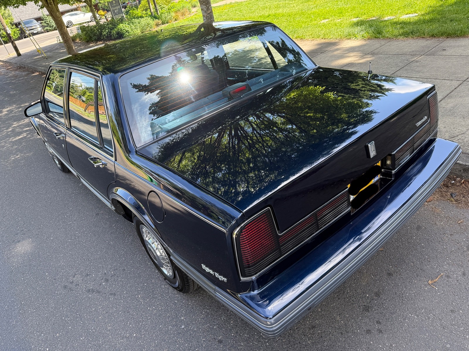 Oldsmobile-Eighty-Eight-1990-Sedan-5