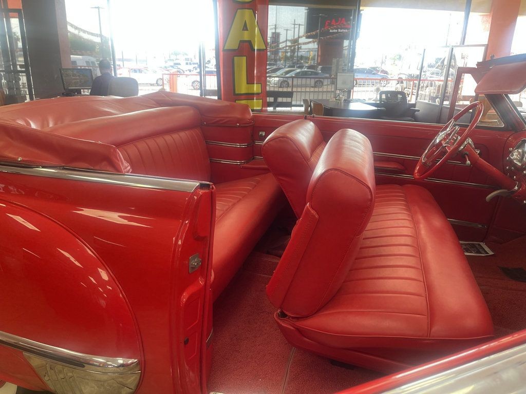 Oldsmobile-FUTURAMIC-98-1949-16