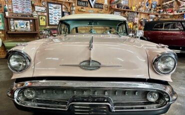 Oldsmobile-Golden-Rocket-1957-2