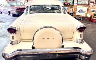 Oldsmobile-Golden-Rocket-1957-7