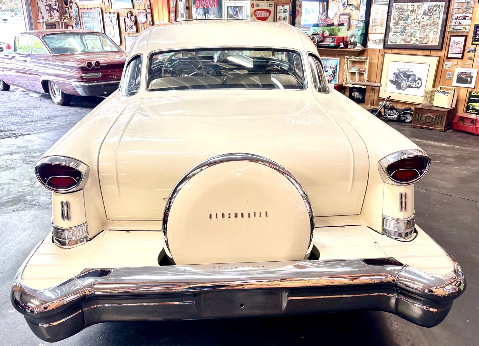 Oldsmobile-Golden-Rocket-1957-7