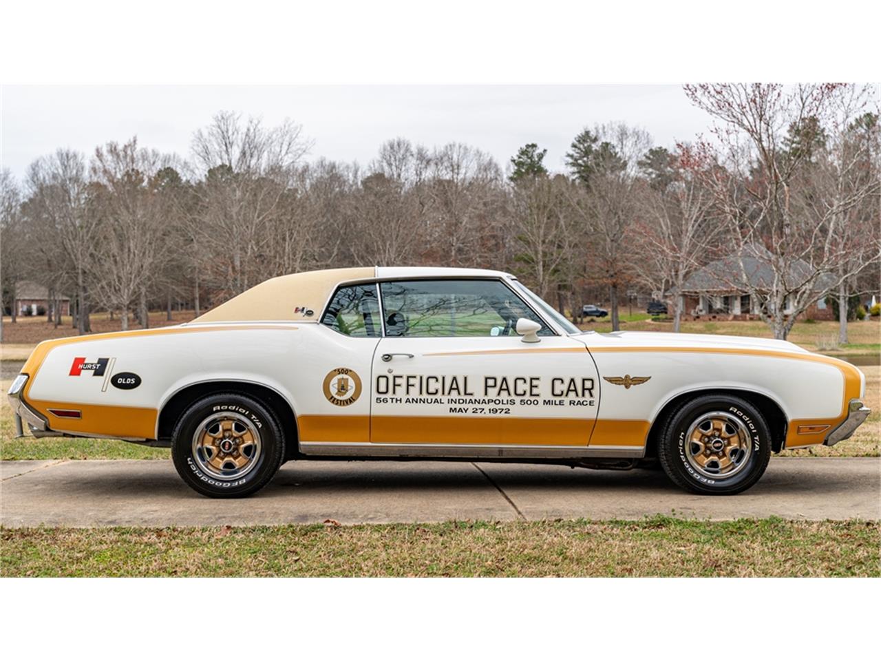 Oldsmobile-Hurst-1972-Cameo-White-Black-10