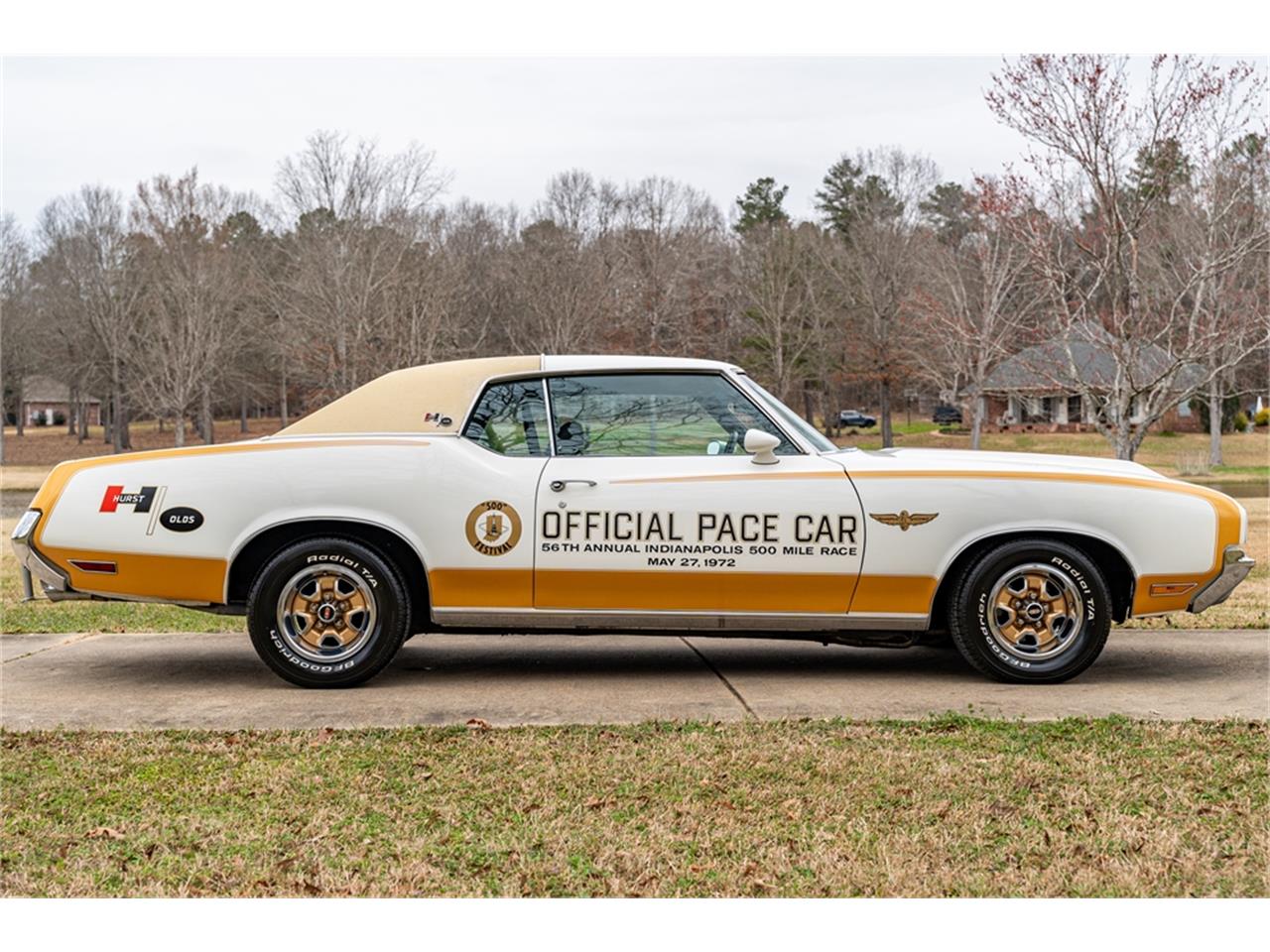 Oldsmobile-Hurst-1972-Cameo-White-Black-12