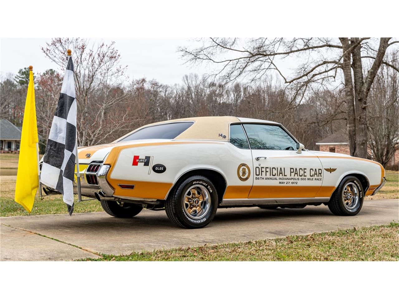 Oldsmobile-Hurst-1972-Cameo-White-Black-14
