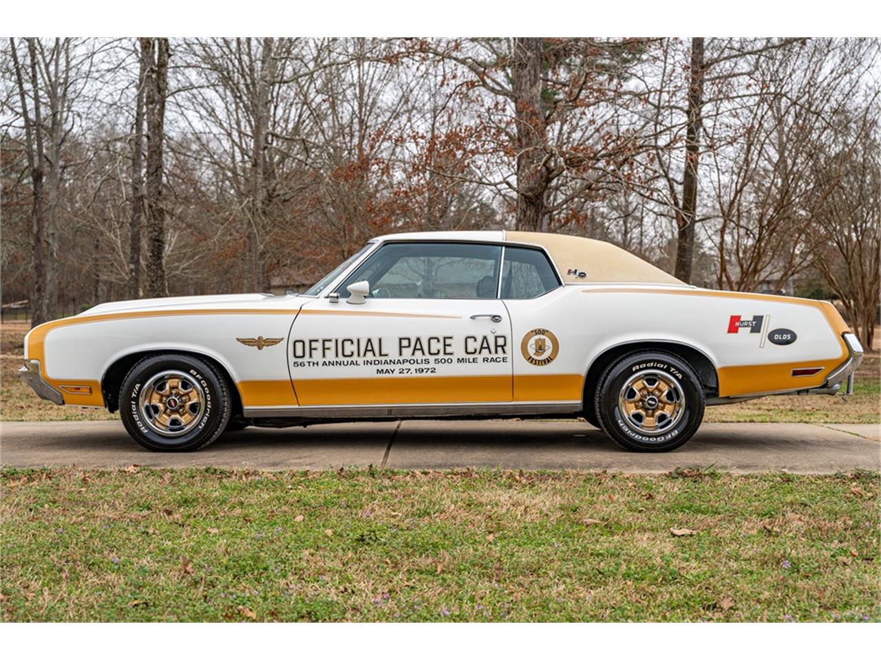 Oldsmobile-Hurst-1972-Cameo-White-Black-16