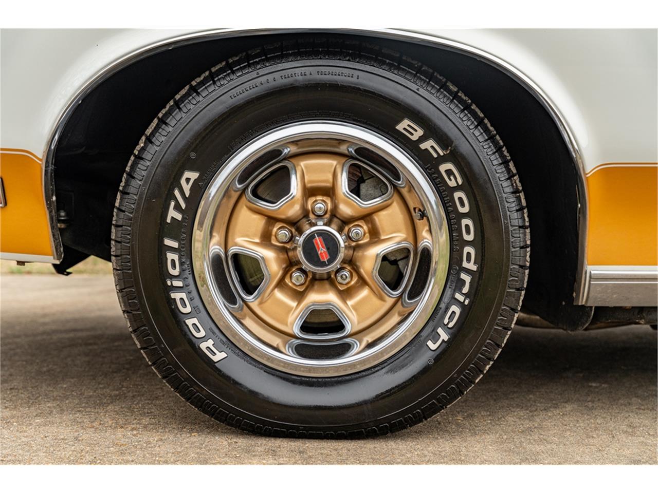Oldsmobile-Hurst-1972-Cameo-White-Black-19