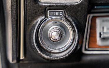 Oldsmobile-Hurst-1972-Cameo-White-Black-2