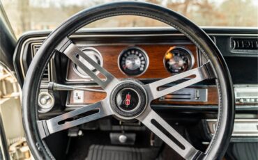 Oldsmobile-Hurst-1972-Cameo-White-Black-26