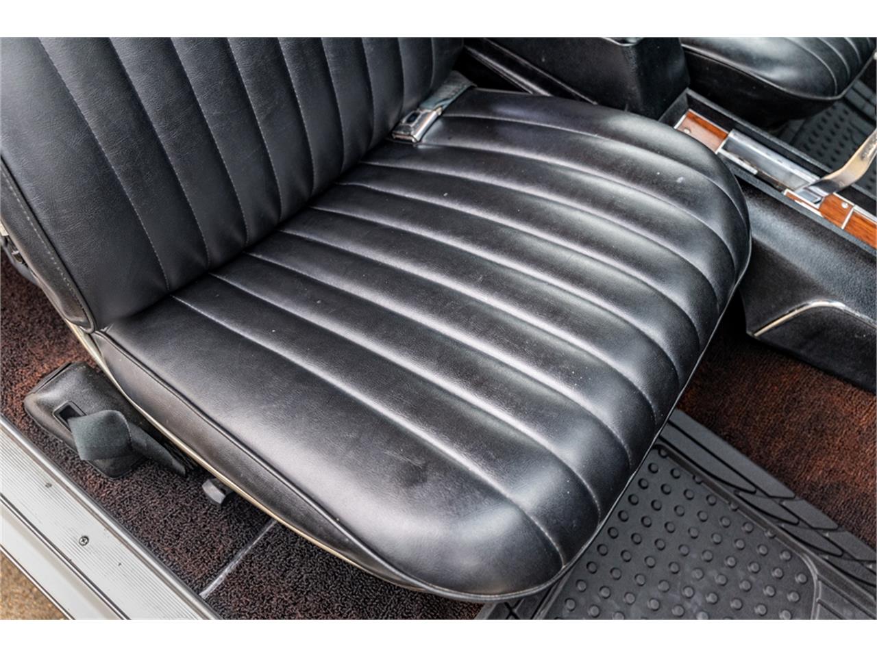 Oldsmobile-Hurst-1972-Cameo-White-Black-31