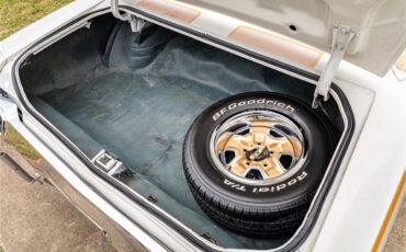 Oldsmobile-Hurst-1972-Cameo-White-Black-52
