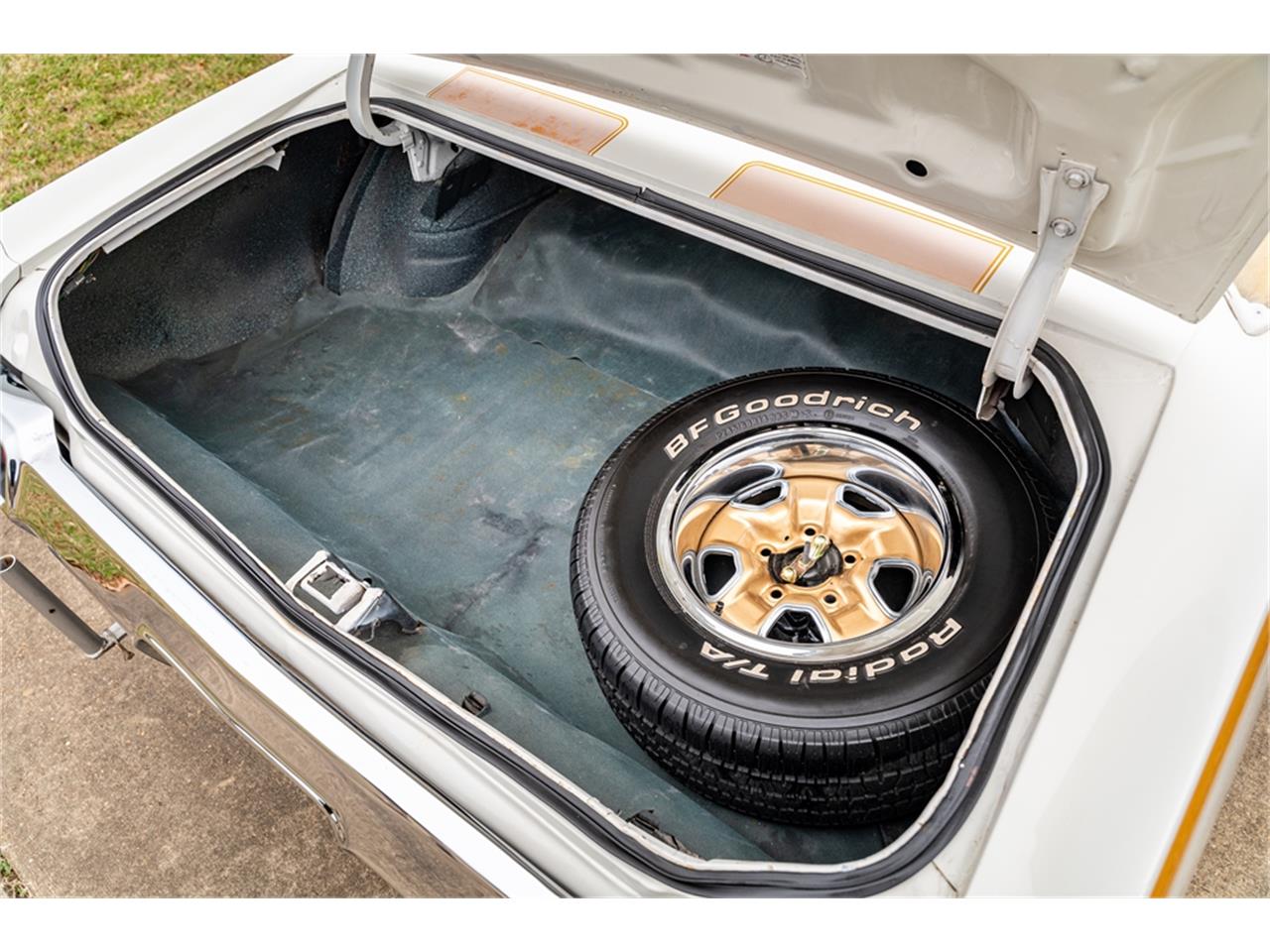 Oldsmobile-Hurst-1972-Cameo-White-Black-52