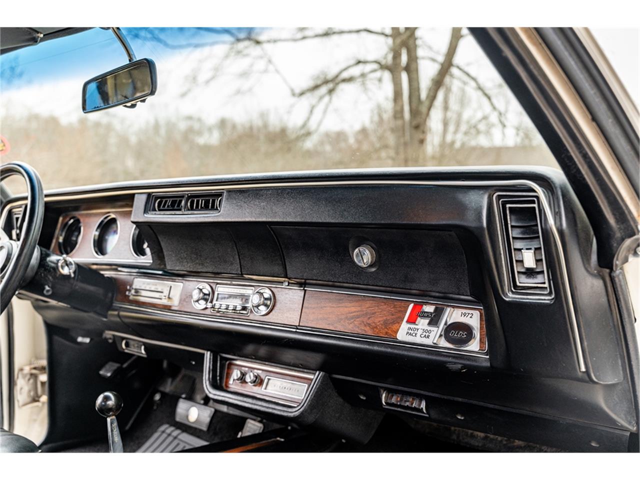 Oldsmobile-Hurst-1972-Cameo-White-Black-7