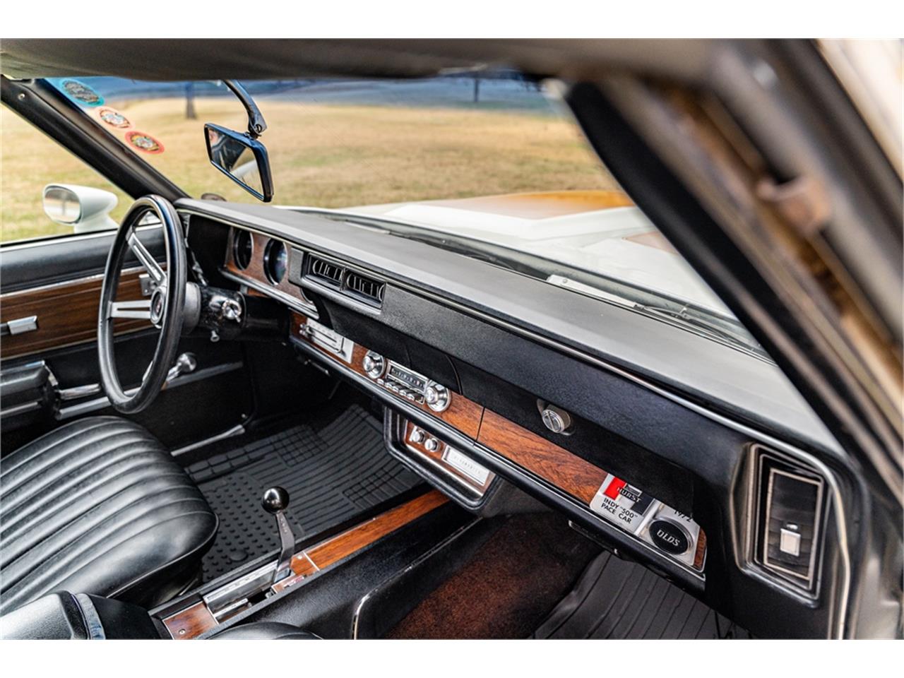 Oldsmobile-Hurst-1972-Cameo-White-Black-81