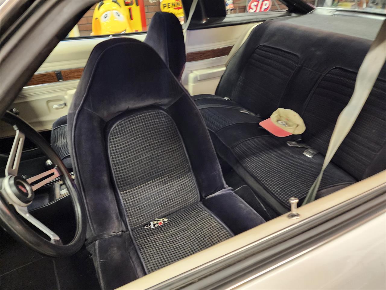 Oldsmobile-Hurst-1974-White-Black-4
