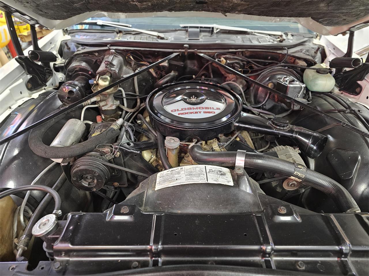 Oldsmobile-Hurst-1974-White-Black-9