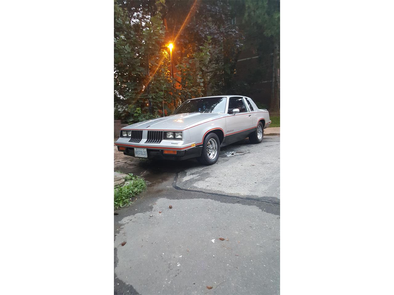 Oldsmobile-Hurst-1984-Silver-Red-12