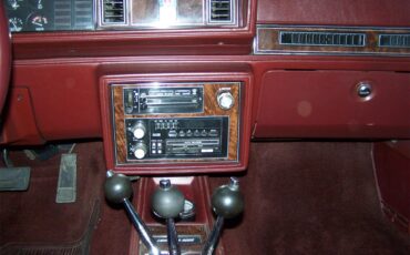 Oldsmobile-Hurst-1984-Silver-Red-2