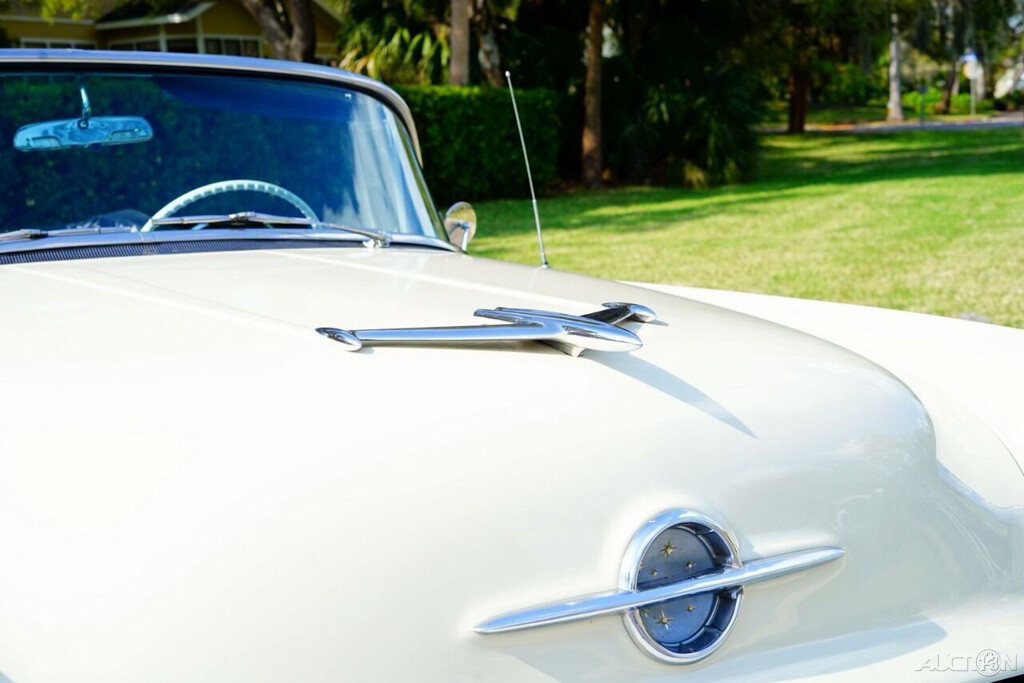 Oldsmobile-Ninety-Eight-1956-13