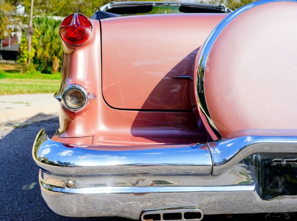 Oldsmobile-Ninety-Eight-1956-16