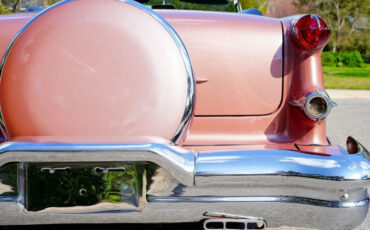 Oldsmobile-Ninety-Eight-1956-17