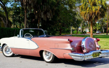 Oldsmobile-Ninety-Eight-1956-19